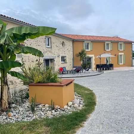 Gite La Vie En Couleur 14 Personnes Saint-Paul-en-Gatine Exterior photo